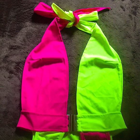 ATTRACTIVE & Inviting Swimsuit ๐ - Picture 6 of 9